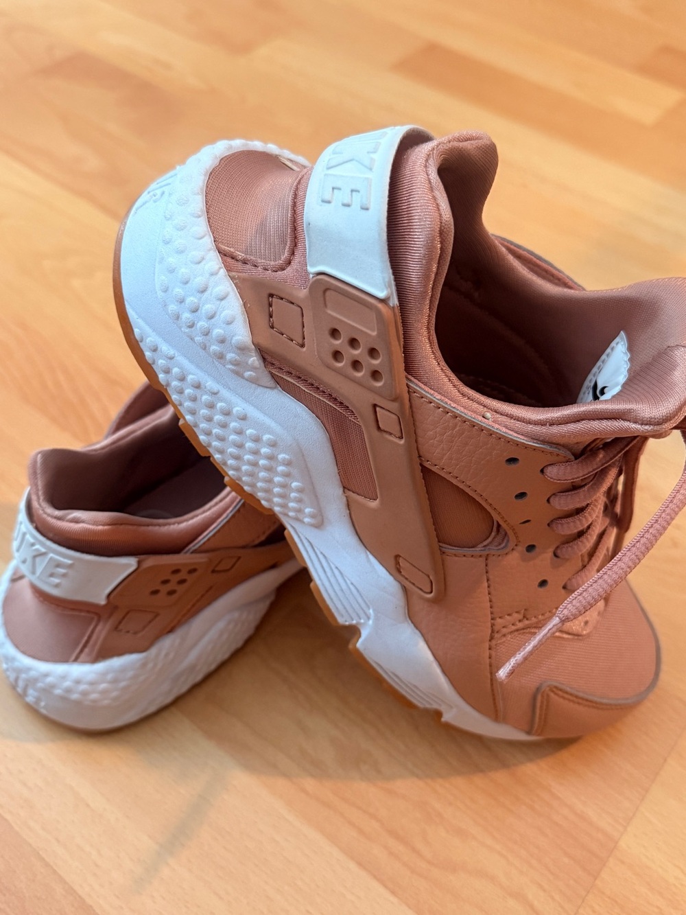 Nike Women's Air Huarache - Rose Gold